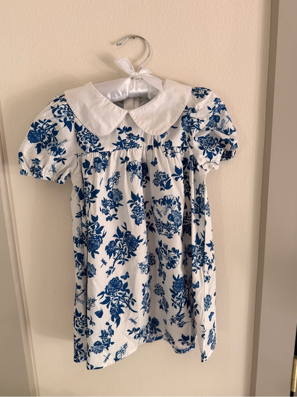 Vintage Girls 4t White & Blue Floral Peter Pan Collar Kids Dress w/ puff sleeeve